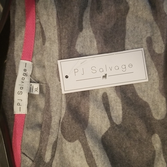 💕PJ SALVAGE💕 Long Sleeve Print Top ~ Grey Camouflage - Picture 10 of 11